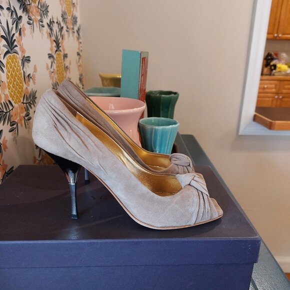 PRADA - Picture 2 of 4